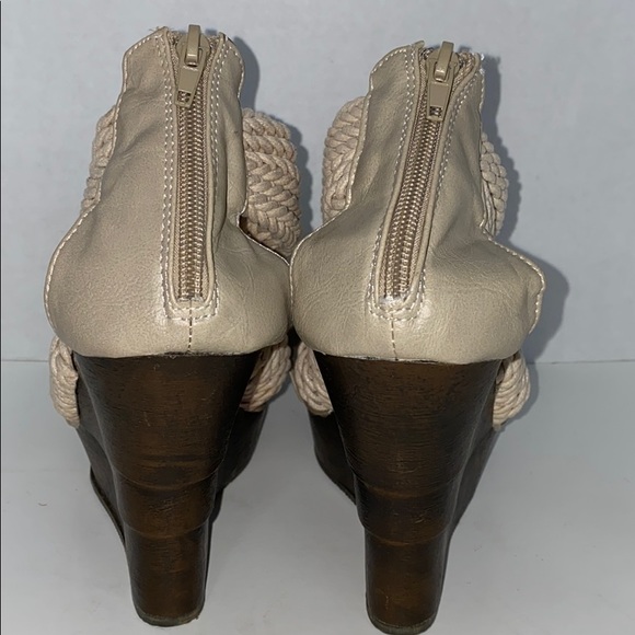 Sold- Charles Albert gold zip woven wedge sandals - Picture 10 of 13